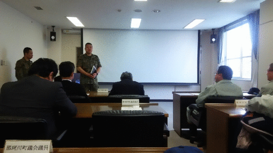 アユの稚魚放流と自衛隊防災研修